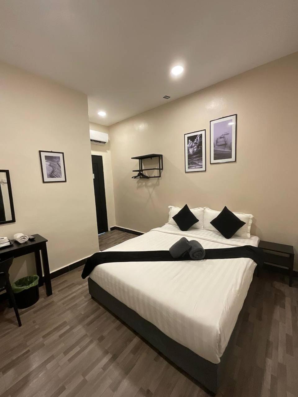 The Sky Inn Kuantan Exterior photo