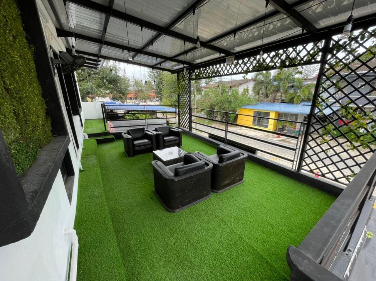 The Sky Inn Kuantan Exterior photo